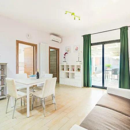 アパート Anagnina